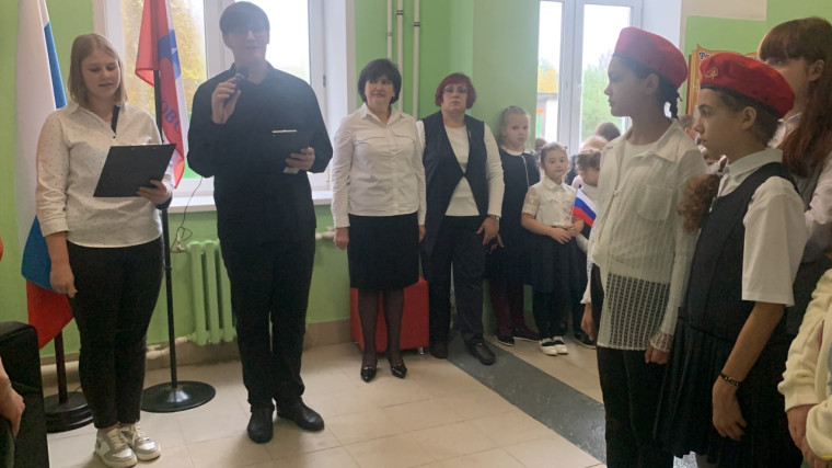 3 октября прошла традиционная линейка, "разговоры о важном".